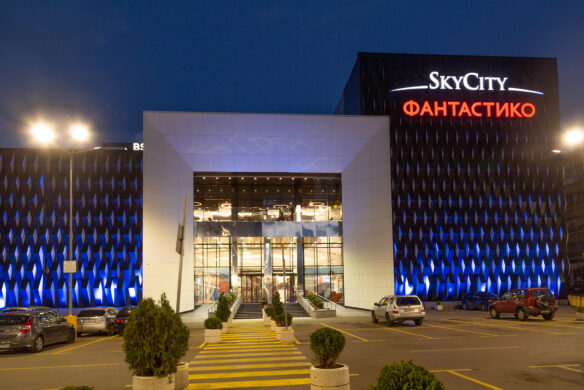 Realization of the facade lighting of SKY CITY SHOPPING CENTER 
